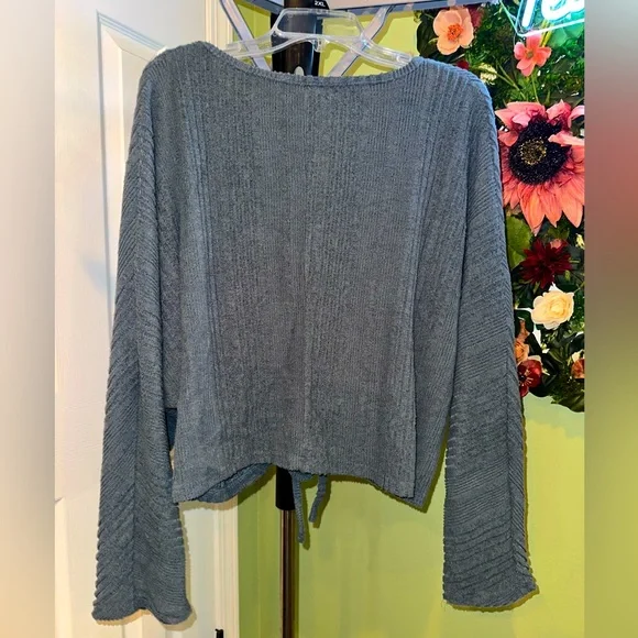 SHEIN Drawstring Rutched Front Top - Picture 4 of 7